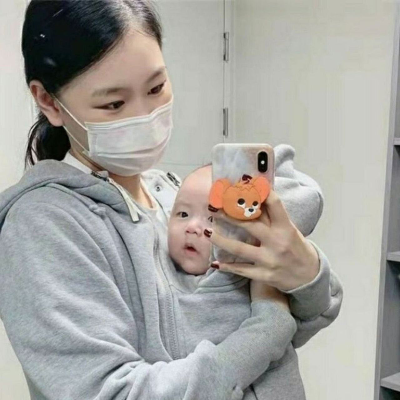 MommaPouch - Detachable Kangaroo Maternity Winter Hoodie - luvinly